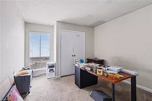 327 E Montcastle Dr, Greensboro, NC 27406 - Photo 15