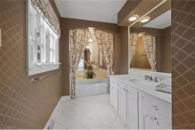 3025 N Fairway Drive, Burlington, NC 27215 - Photo 9