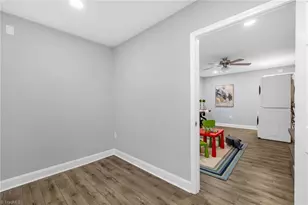 2404 Kery Dr, Greensboro, NC 27408 - Photo 23