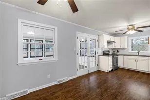 2404 Kery Dr, Greensboro, NC 27408 - Photo 9