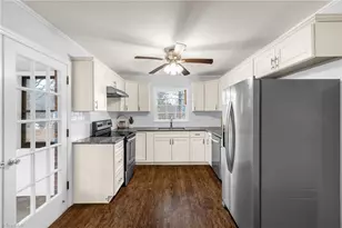 2404 Kery Dr, Greensboro, NC 27408 - Photo 11