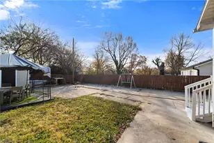 1021 Asheboro St, High Point, NC 27260 - Photo 33