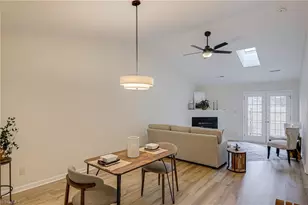 102 Bowen Lake Dr, Kernersville, NC 27284 - Photo 3