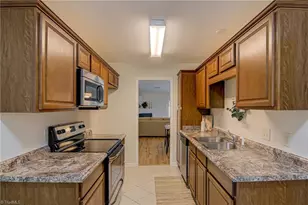 102 Bowen Lake Dr, Kernersville, NC 27284 - Photo 11