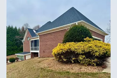 1148 Town N Country Drive, Wilkesboro, NC 28697 - Photo 9