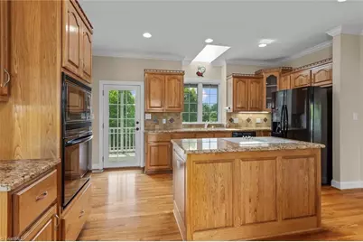 1148 Town N Country Drive, Wilkesboro, NC 28697 - Photo 13