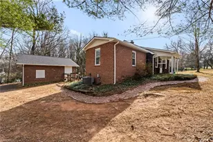 1742 Thompson Dr, Winston-Salem, NC 27127 - Photo 37