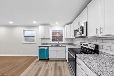 2902 Phillips Avenue, Greensboro, NC 27405 - Photo 9