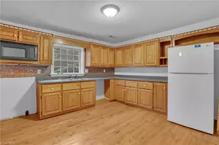 7079 Ossie Hayes Rd, Seagrove, NC 27341 - Photo 9