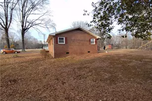 302 Gracie St, Eden, NC 27288 - Photo 15