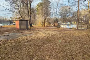 302 Gracie St, Eden, NC 27288 - Photo 9