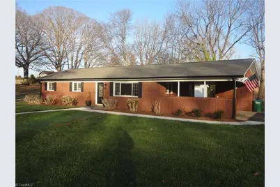 108 N Bingham Street, Denton, NC 27239 - Photo 1