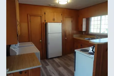 108 N Bingham Street, Denton, NC 27239 - Photo 5