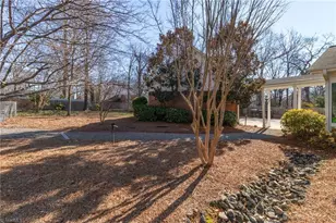 1302 Clover Ln, Greensboro, NC 27410 - Photo 37