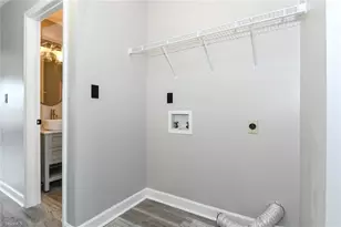 4239 Fairwood Dr, Greensboro, NC 27406 - Photo 11