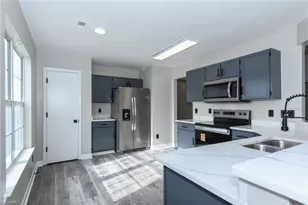 4239 Fairwood Dr, Greensboro, NC 27406 - Photo 7