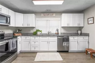 1045 Third St, Mebane, NC 27302 - Photo 9