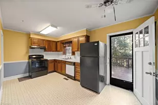 615 Corona St, Winston-Salem, NC 27103 - Photo 9