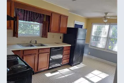 615 Corona Street, Winston-Salem, NC 27103 - Photo 9