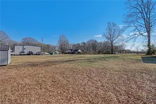 148 E Meadow Rd, Eden, NC 27288 - Photo 7