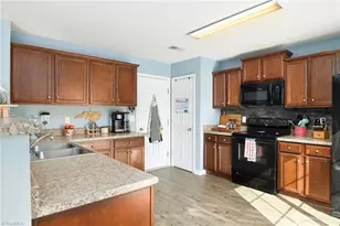 172 Larck Crest Ln, Winston-Salem, NC 27107 - Photo 7