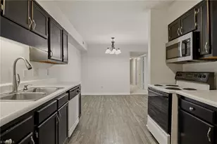 7129 Friendly Ave, Greensboro, NC 27410 - Photo 19