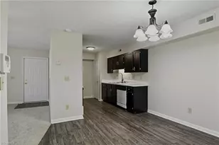 7129 Friendly Ave, Greensboro, NC 27410 - Photo 15