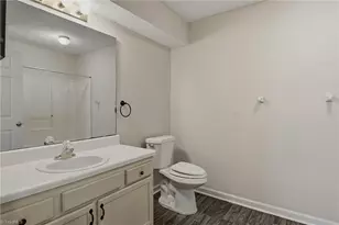 7129 Friendly Ave, Greensboro, NC 27410 - Photo 31