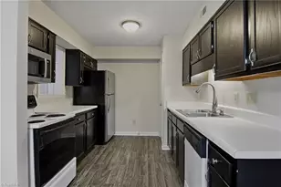 7129 Friendly Ave, Greensboro, NC 27410 - Photo 17