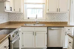 528 Apple Ridge Rd, Greensboro, NC 27406 - Photo 9