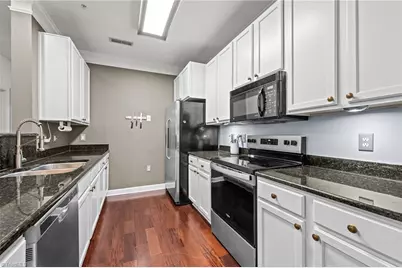 108 Sunset Circle #203, Greensboro, NC 27408 - Photo 9