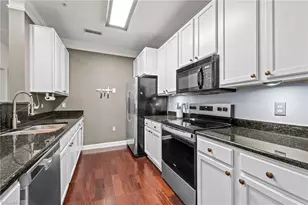 108 Sunset Cir, Greensboro, NC 27408 - Photo 9