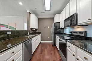 108 Sunset Cir, Greensboro, NC 27408 - Photo 7