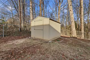 1811 Yarbrough Dr, Greensboro, NC 27405 - Photo 23