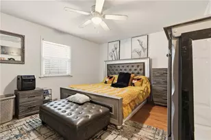 1811 Yarbrough Dr, Greensboro, NC 27405 - Photo 17