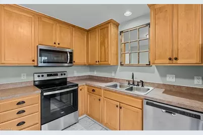 805 Poplar Street, Reidsville, NC 27320 - Photo 9