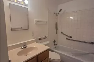 1500 Autumn Dr, Greensboro, NC 27405 - Photo 9