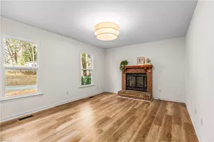 976 Chatfield Dr, Jamestown, NC 27282 - Photo 7