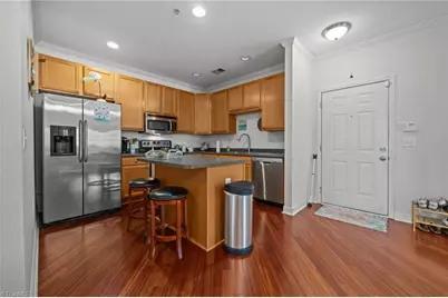 7102 W Friendly Avenue #304, Greensboro, NC 27410 - Photo 9