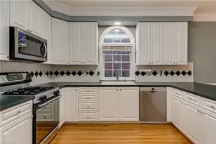 5130 Laurel View Dr, Winston-Salem, NC 27104 - Photo 11