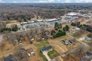 522 N Staley St, Liberty, NC 27298 - Photo 37