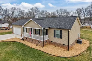 522 N Staley St, Liberty, NC 27298 - Photo 27