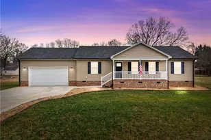 522 N Staley St, Liberty, NC 27298 - Photo 1