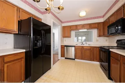 2716 Sawgrass Court, Winston-Salem, NC 27103 - Photo 11