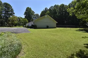 1355 Peachtree St, Winston-Salem, NC 27107 - Photo 9