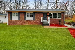 310 Foxcroft Dr, Winston-Salem, NC 27103 - Photo 1