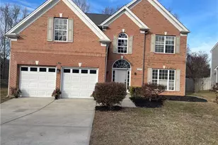 1579 Pondhaven Dr, High Point, NC 27265 - Photo 1