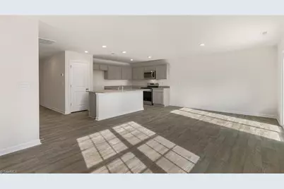 411 Jack Pine Street, Thomasville, NC 27360 - Photo 5