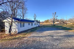 2628 Windy Ridge Rd, North Wilkesboro, NC 28659 - Photo 37