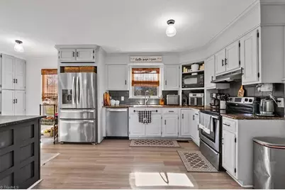 2107 Hunters Ridge Drive, Pleasant Garden, NC 27313 - Photo 9